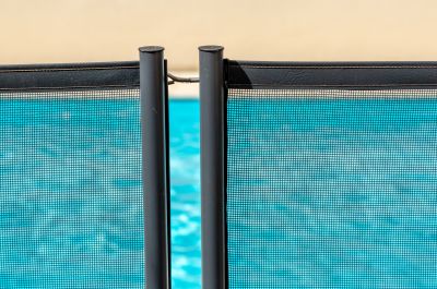 Mesh Pool Fence Construction